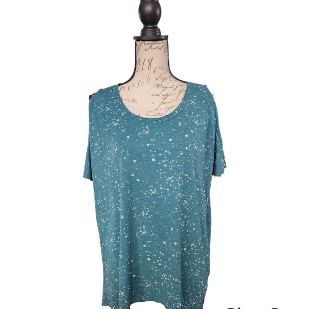 Rock & Republic Ladies Size Large Green Dot Cold Shoulder Short Sleeve Top